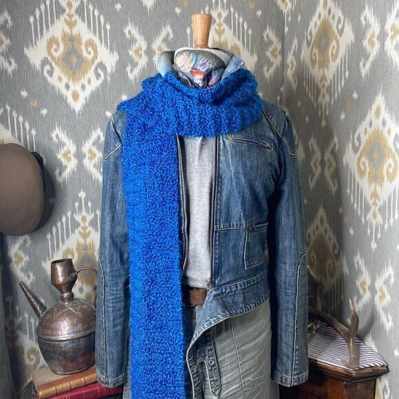 Unisex Hand-knit Long Oblong Blue Scarf - Picture 5 of 8